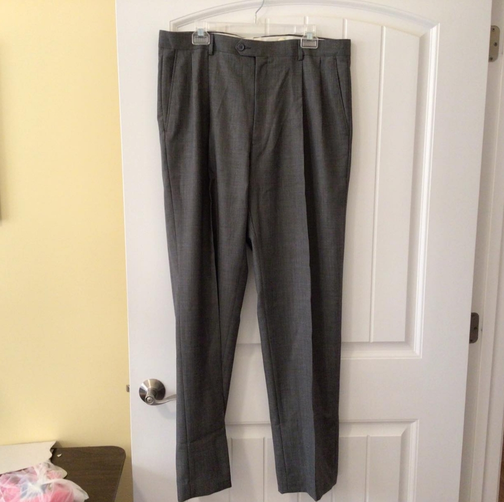 Men's S & K tweed pleat front dress pants, 36 waist/34.5" inseam.